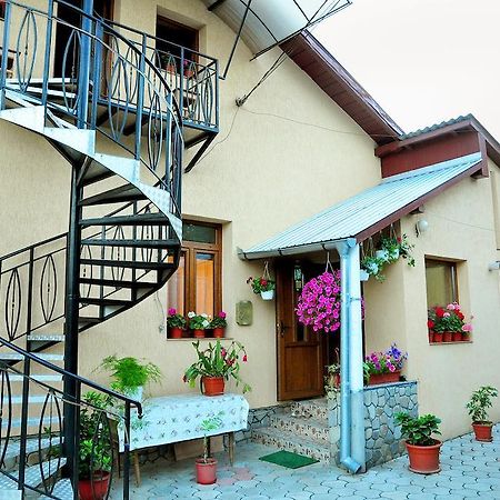Casa Maria Hotell Gura Humorului Exteriör bild