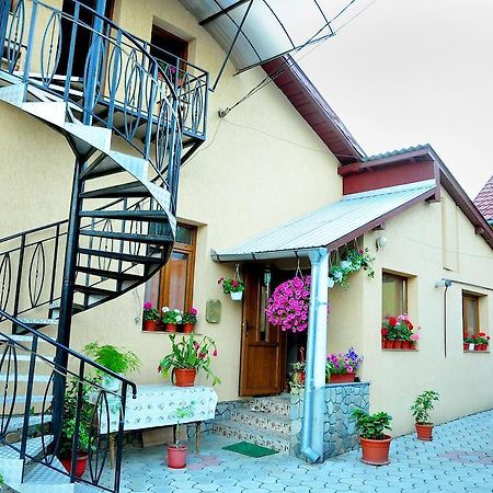 Casa Maria Hotell Gura Humorului Exteriör bild
