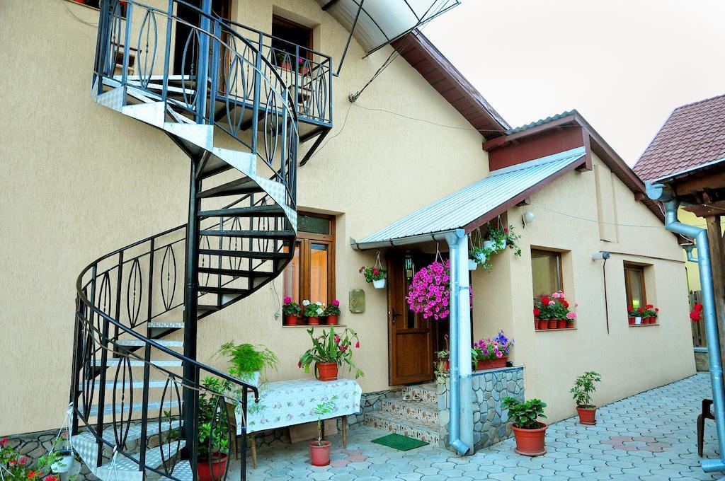 Casa Maria Hotell Gura Humorului Exteriör bild