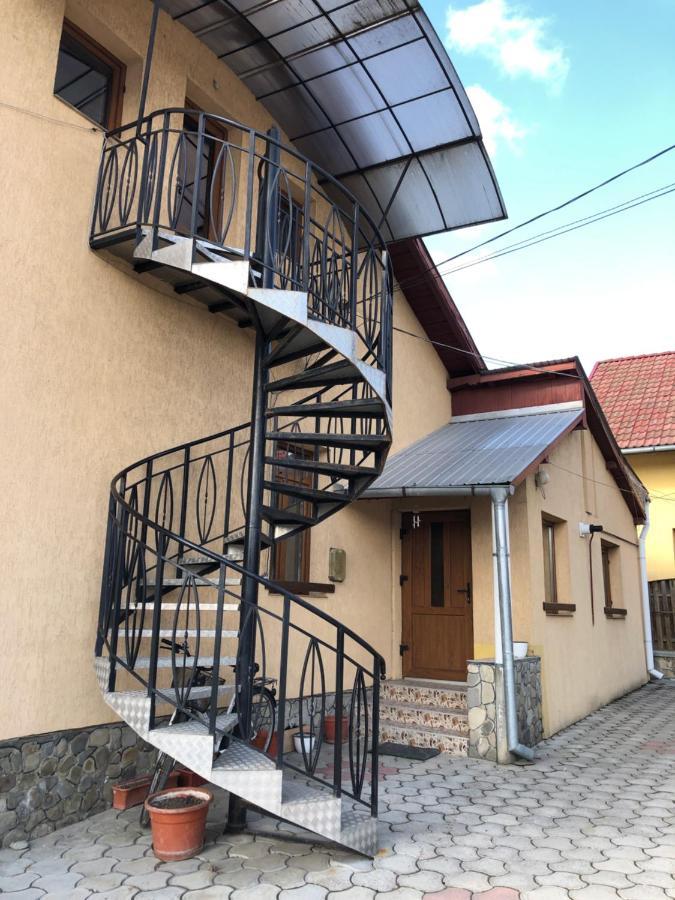 Casa Maria Hotell Gura Humorului Exteriör bild